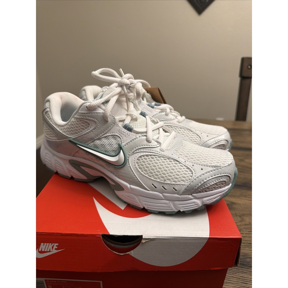 Women's Nike V5 RNR Summit White/White-Vast Grey (HQ7901 106) Sz 9 …Y2
